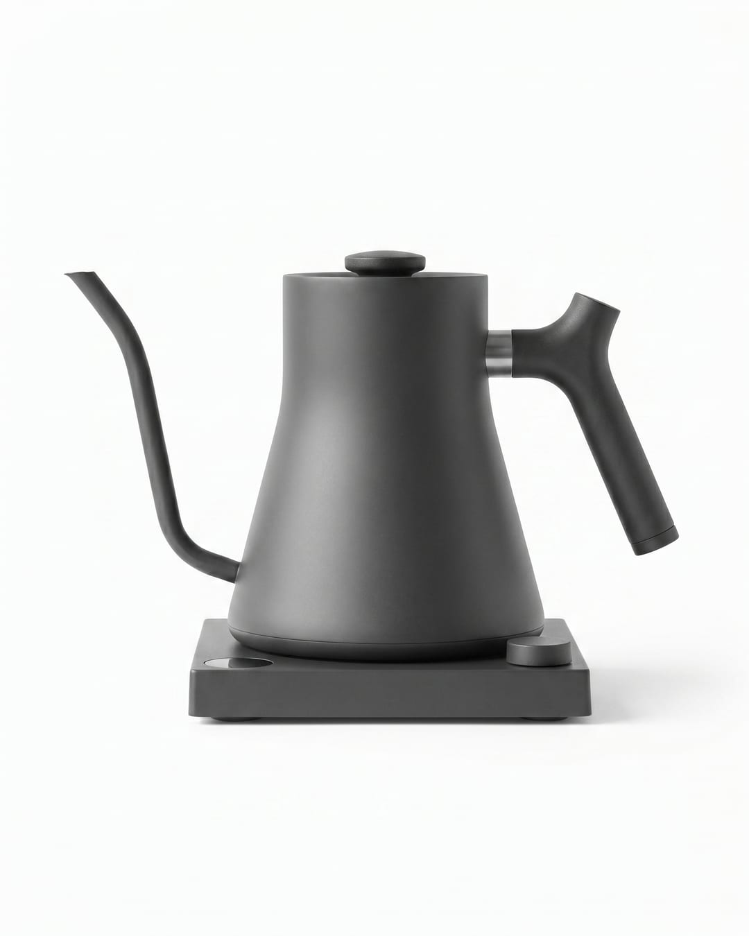 Aura kettle studio packshot on white